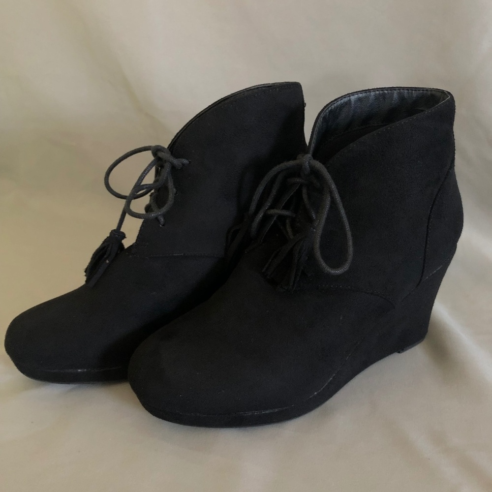 Report Black Suede Wedge Boot